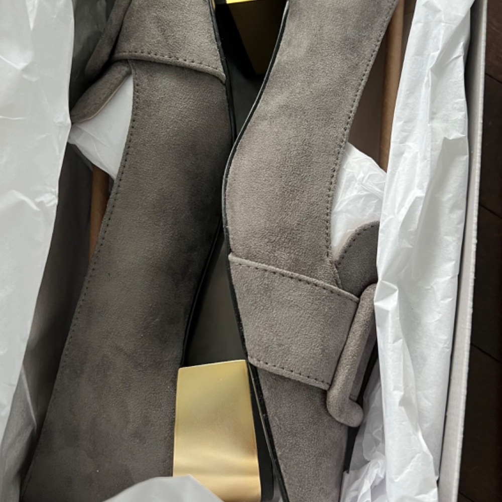 Shoes - Picture 4 of 4